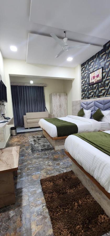 Hotel Sunrise Vadodara Zewnętrze zdjęcie