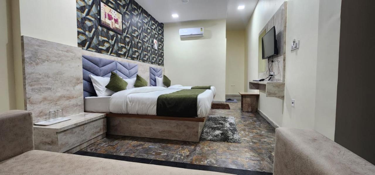 Hotel Sunrise Vadodara Zewnętrze zdjęcie